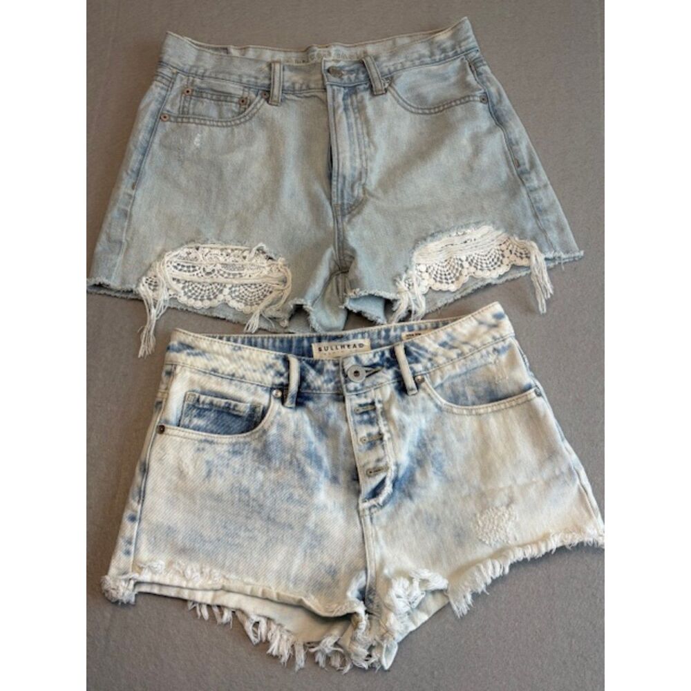 American Eagle Mom Shorts 6 W/ Lace Detail AND Bullhead 7 Hi Rise Frayed Hem